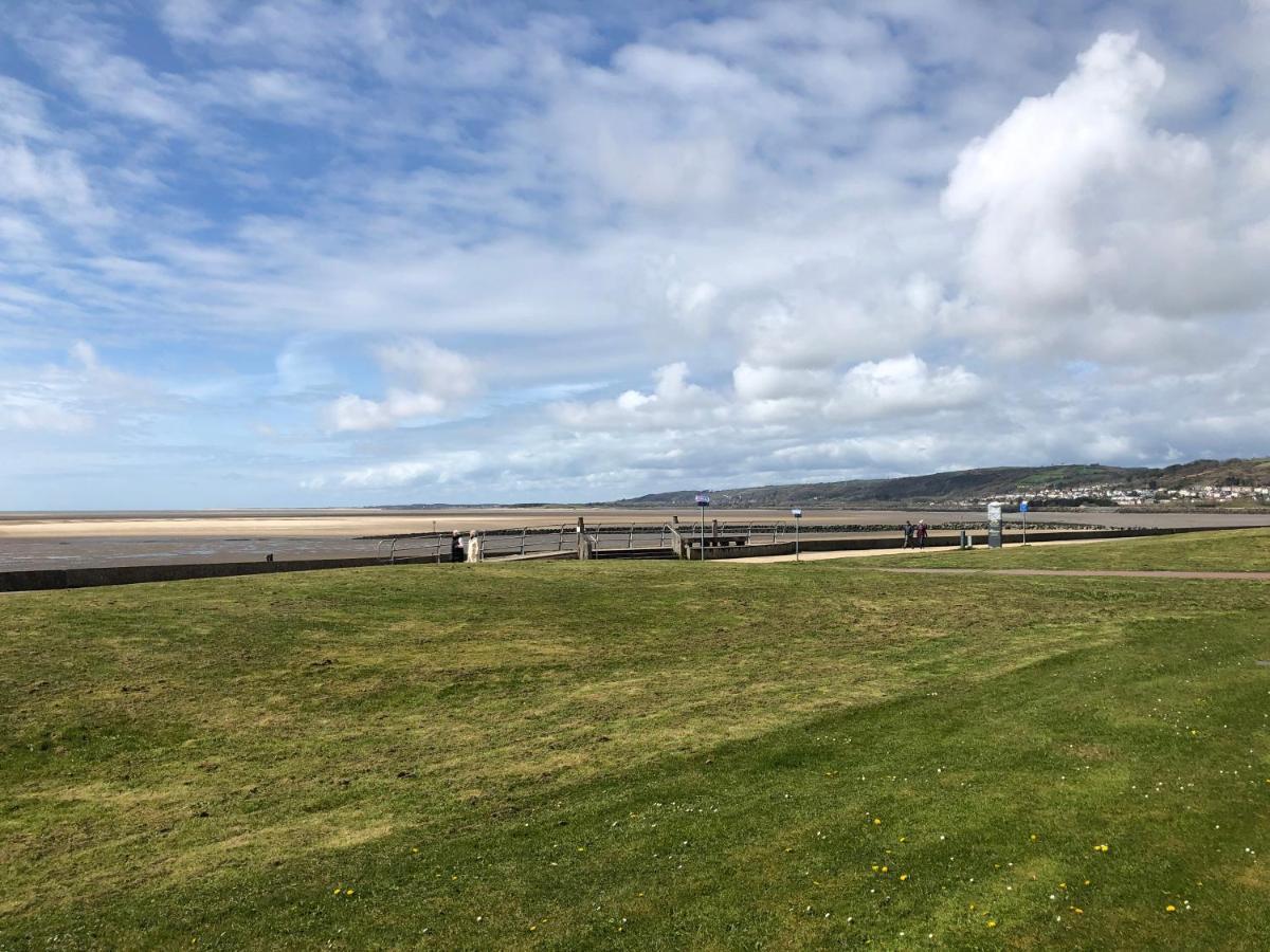 Cockledora, A Luxury Ground Floor Beachfront Apartment Llanelli Exterior foto